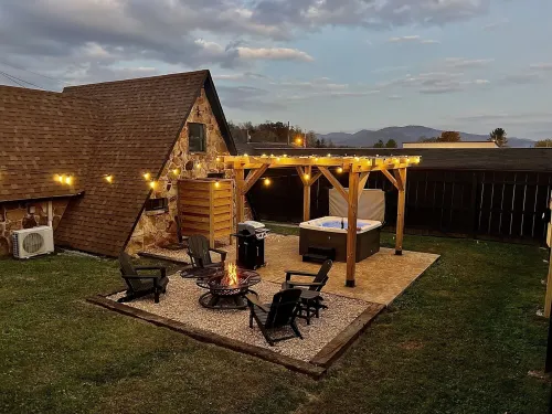 The Rock A-Frame - Modern, Private Patio, Location Hotels in Morgan County