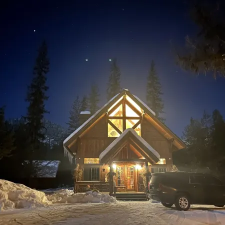 Convenient Location 2 Miles to Priest Lake for Families & Work-Cation Stays!