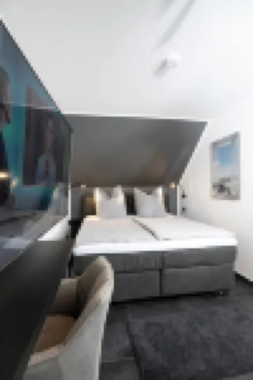 House Comfort, with outdoor whirlpool and sauna for exclusive use, 300m to the lake