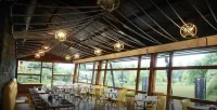 The Campollian Club Khopoli 호텔