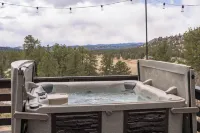 山間迷人度假小屋 - 熱水浴缸, 絕美景觀, 火爐 & 4英畝