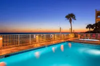 Breathtaking Gulf Views and Luxurious Amenities - Charming Coastal Haven