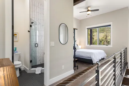 Luxurious Amenities and Scenic Views - Stunning Keystone Retreat