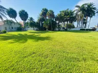 Seaside Retreat - Waterfront Balcony, Beach Access