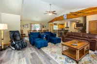 Private Hot Tub and Ping Pong - Charming Family Retreat