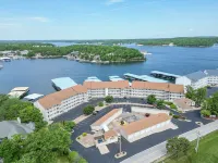 Stunning Lake Views and Convenient Boat Slip - Luxury Oasis Retreat 오사지비치 호텔