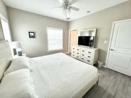 2bd 2.5 bath with beach club, pools, hot tub, golf