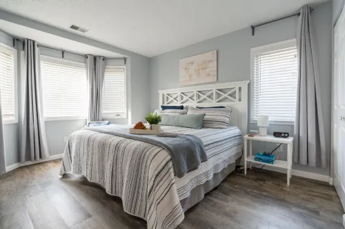 Beachfront Serenity 101|Direct Beach Access |Near Downtown + Tart Trail Hotels in East Bay Township