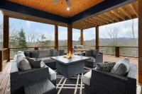 Stunning Mountain Views and Game Room - Exquisite Retreat
