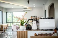 Sherwood Resort Cafe & Restaurant