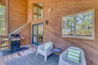 Stunning Mountain Views and Cozy Fireplace - Elegant Colorado Escape