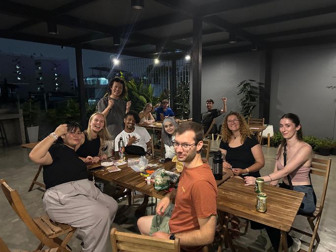 3. 티 통 호스텔..