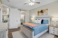 Breathtaking Main Channel Views and Spacious Balcony - Elegant Sanctuary Hotels in Osage Beach