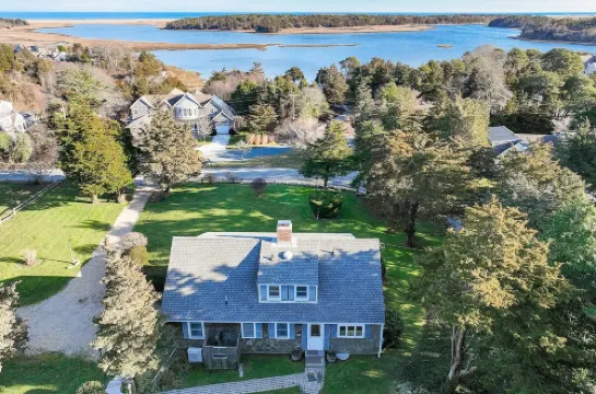 Sprawling Yard and Inviting Space - Charming Family Retreat 奧爾良酒店