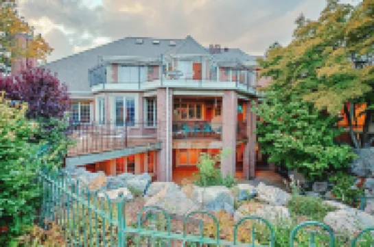 Huge Heated Indoor/Outdoor Pool and Spa Amenities - Stunning Mountain Retreat