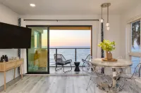 Private Balcony and Panoramic Ocean Views - Stunning Coastal Escape