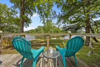 Turtle Time Groove Hotels in James City