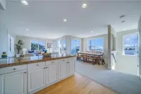 Beach Townhome with Ocean Views, Sleeps 6, Garage Parking Space