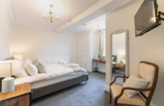 OYO Blenheim House Hotels in 