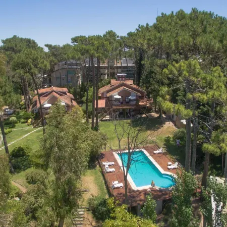 Posada del Bosque by HS