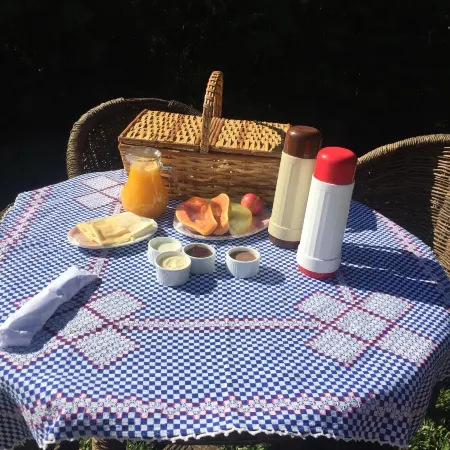 Recanto Das Acacias Отели рядом с достопримечательностью «Escola Mineira de Falcoaria»