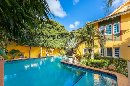 Spanish Water Marina Apartments Отели в г. Jan Thiel