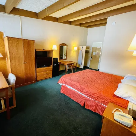 Knights Inn Liberty