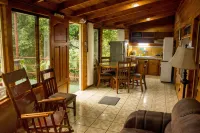 Los Pinos Cabins & Reserve