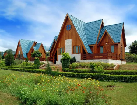 Aye Thar Yar Golf Resort Отели рядом с достопримечательностью «Shwe Yan Pyay Monastery»