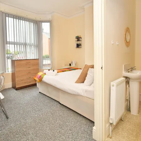 Townhouse @ 178 Ruskin Road Crewe