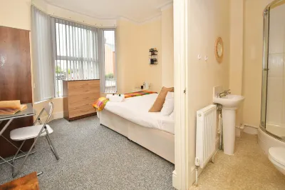 Townhouse @ 178 Ruskin Road Crewe Hotel a