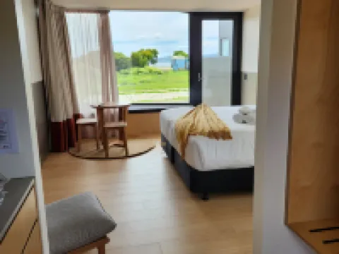 Bruny Island Escapes and Hotel Bruny Hotels in Alonnah