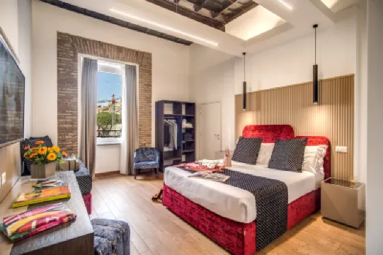 Little Queen Suite Hotels near Largo di Torre Argentina
