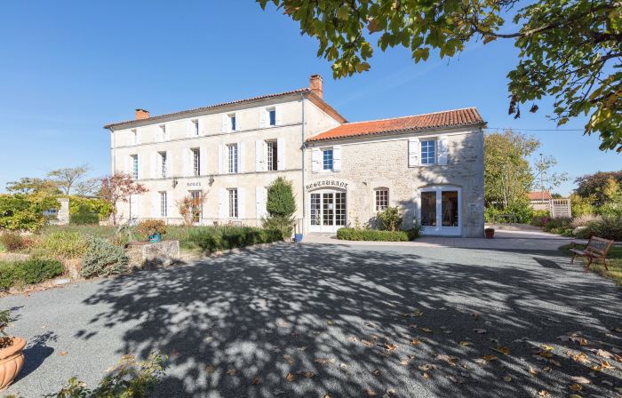 Domaine du Prieuré - LOGIS Hôtel
