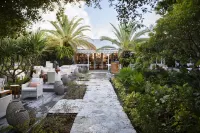 Point Grace Hotels near South Bank Marina