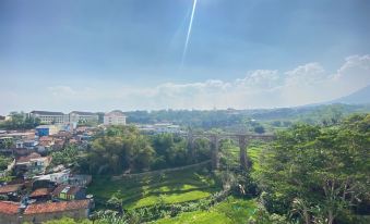 Spacious Studio at Taman Melati Jatinangor Apartment Near Unpad