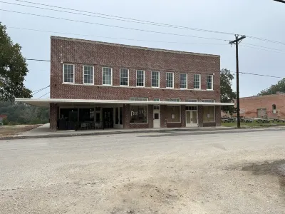 Western 1924 Luxury Lofts Hotel a 