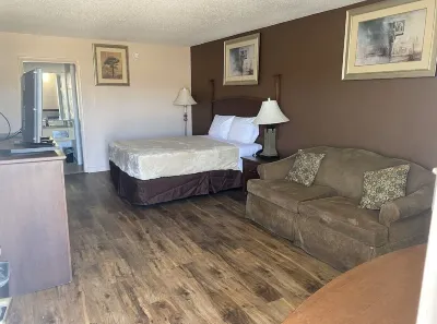 Economy Hotel Montgomery Hotels near Wright Brothers Park