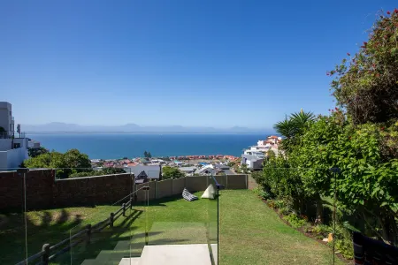 Cape St. Blaize Отели рядом с достопримечательностью «Post Office Tree»