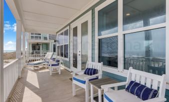 Magnificent Modern Beach House with Ocean View from All Rooms by RedAwning