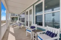 Magnificent Modern Beach House with Ocean View from All Rooms by RedAwning