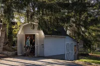 The Kent Motel Hotels near Botanical Gardens