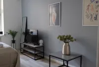 2Ndhomes Cozy Studio in the Center