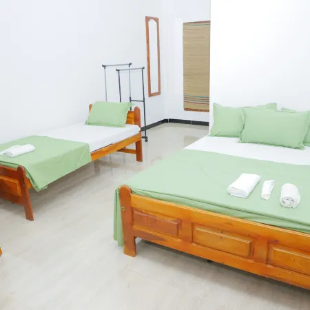 Amis Hotel & Restaurant