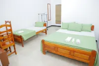 Amis Hotel & Restaurant فنادق في جافنا