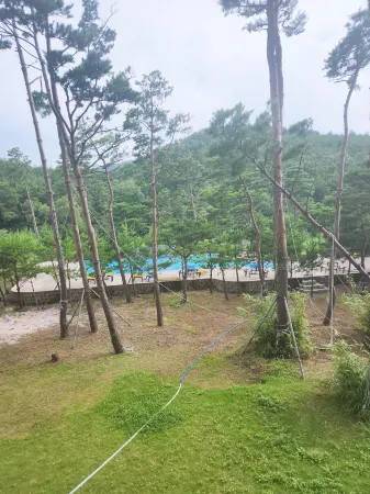 Sokcho Daemyung Heidi Pension Отели рядом с достопримечательностью «Biryong Falls»