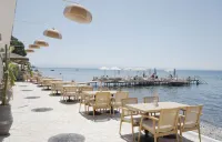 Glenn Hotel & Beach - breakfast
