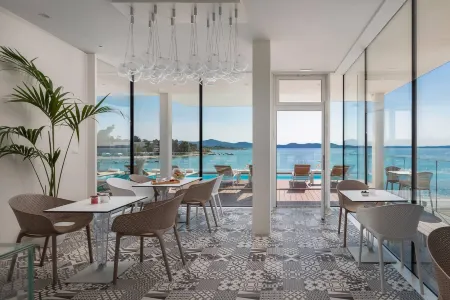 Dedaj Resort - Villa Tina Отели рядом с достопримечательностью «Plaža Petrčane»