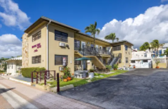 Tropic Isle Hotel & Apartment