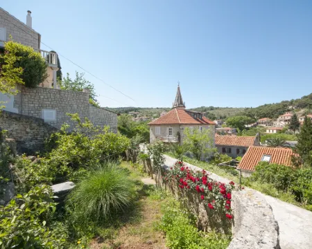 Apartments Gorana Hotels in Splitska